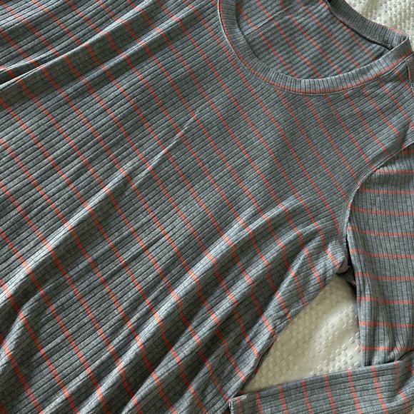 Jessica Simpson Gray and Peach Striped Long Sleeve Top - Picture 3 of 5